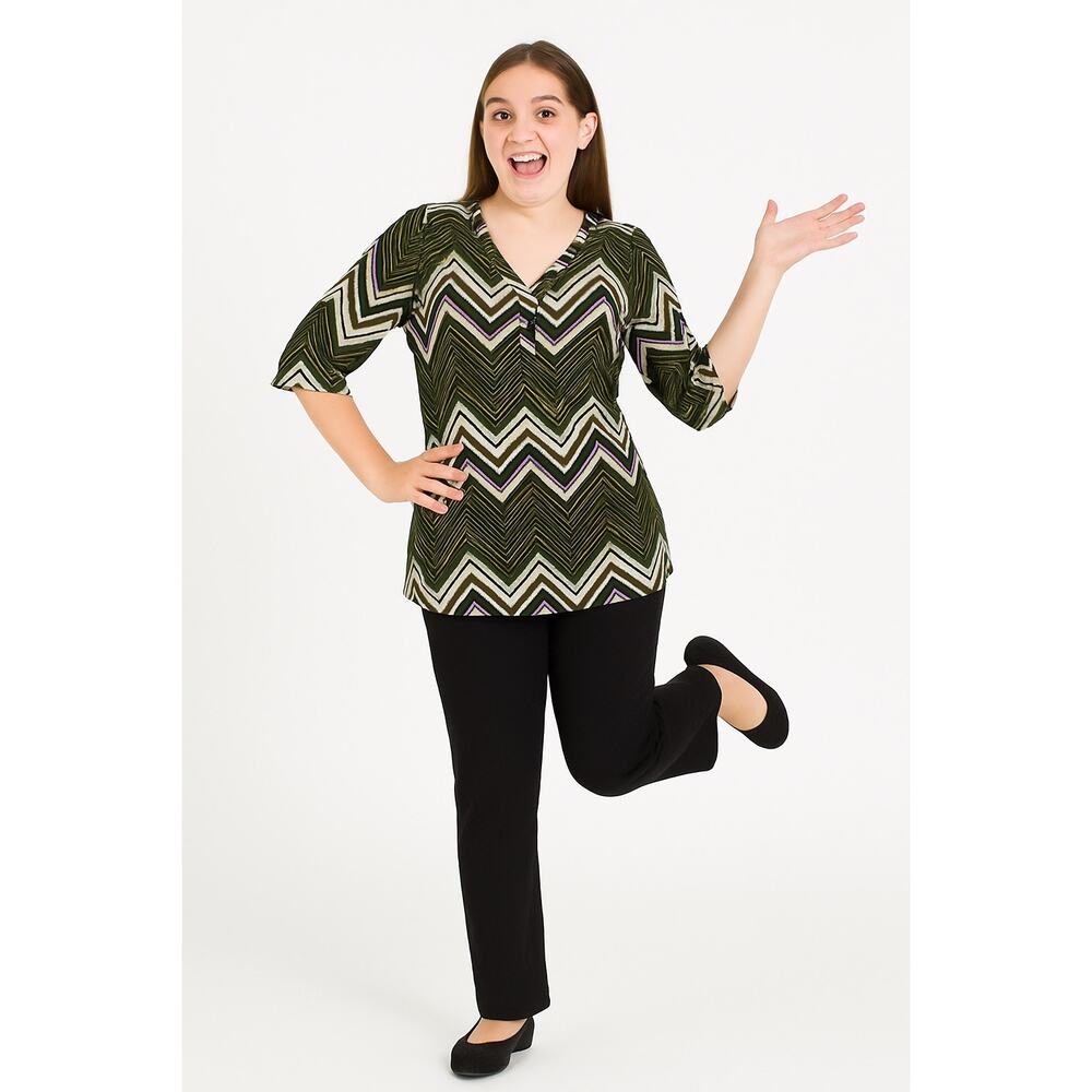 Unique Spectrum 3X High-Low Chevron Blouse with‎ Faux Zipper Pocket